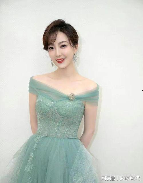 女大学生娱乐圈吃瓜小说,女大学生娱乐圈的甜蜜瓜田